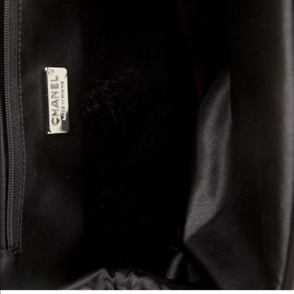 Authentic CHANEL Tweed “CC” Logo Bag - Picture 7 of 7